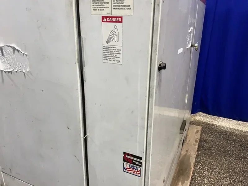 GARDNER DENVER 60 HP AIR COMPRESSOR   -  EFE99A