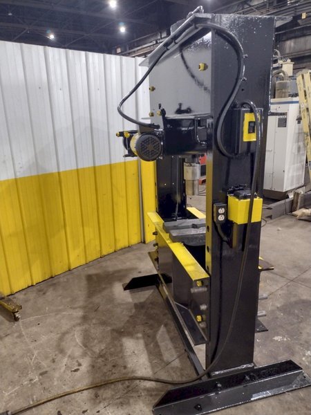 150 TON DAKE MODEL #5-150 H-FRAME HYDRAULIC PRESS: YOBRO #24689
