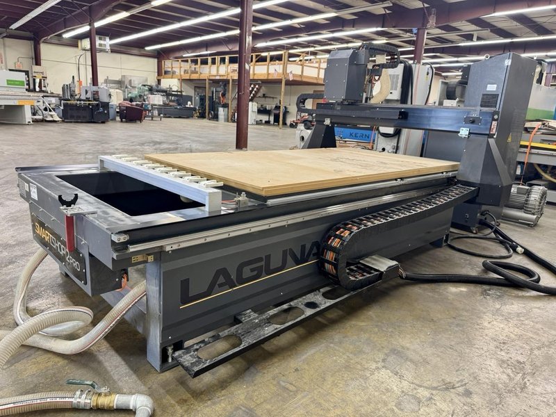 Laguna SmartShop II Pro 4′ x 8′ CNC Router, 2023 – 12 HP HSD Spindle, 8-Position ATC, Vacuum Table, Syntec Control