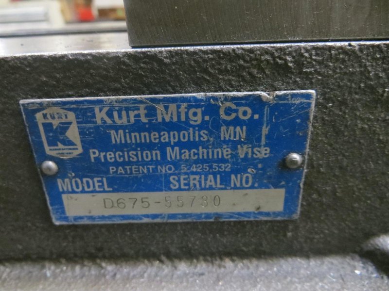 Kurt D675 Machine Vise w Steel Jaws and Handle- Auction Item