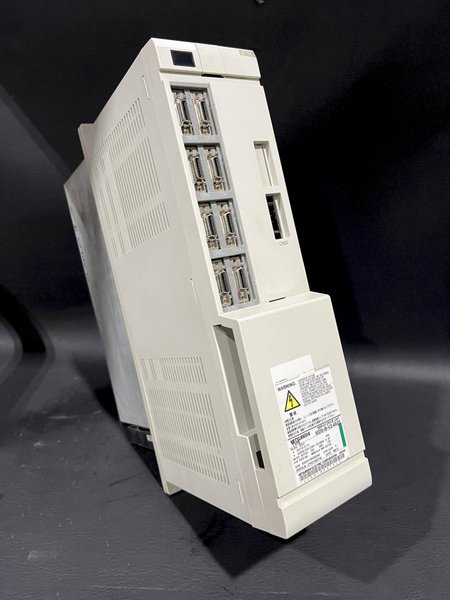 Mitsubishi CNC Spindle Drive Unit AC200V MDS-B-V2-4520 MDSBV24520