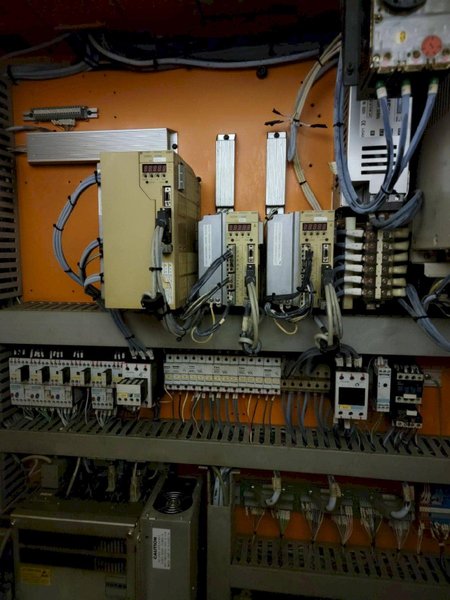 Hurco VMX 30 VMC, 2002 – Through Spindle Coolant, Chip Conveyor, Hurco Ultimax CNC Control