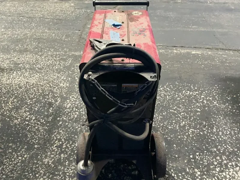 LINCOLN ELECTRIC 250 A WELDER  -  POWER MIG 255
