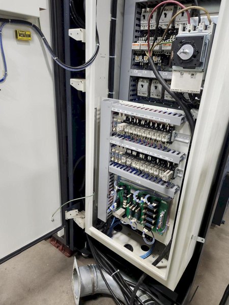 YASDA YMC 430 Ver. II 5-Axis CNC Vertical Machining Center, 40K RPM, Trunnion Table, 32 ATC, HSK-E32, Hard Milling, Fanuc 31i-B5, LOW HOURS, Year: 2017