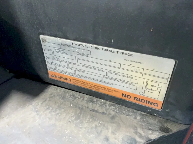 TOYOTA 2450 LBS ELECTRIC ORDER PICKER   -  6BWR15