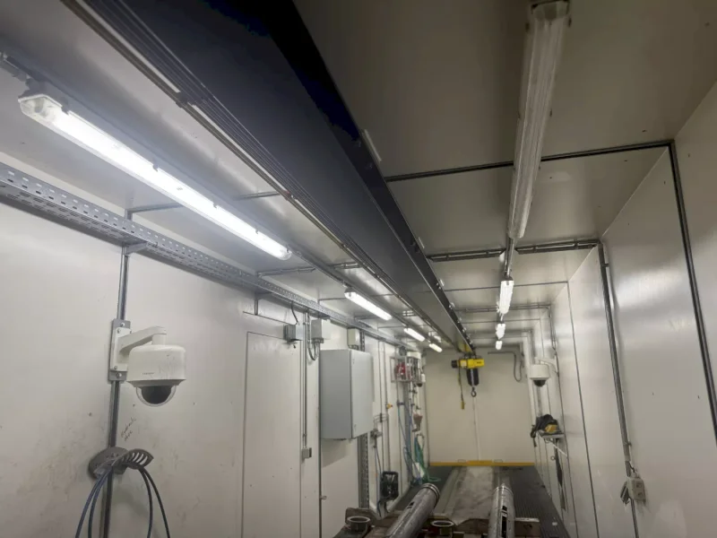 40' RESATO CONTAINERIZED HIGH PRESSURE TEST BAY W/ 3 TON YALE HOIST SYSTEM: YOBRO #25867