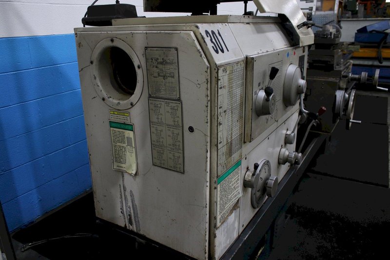 24-3/4&quot; X 118&quot; SHENYANG GAP BED ENGINE LATHE LOT #74025