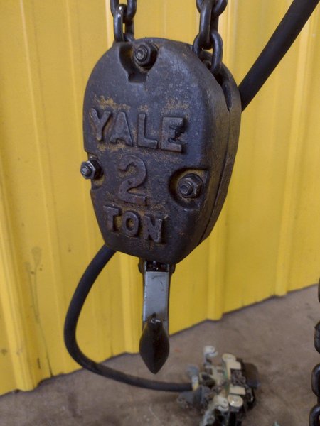 2 TON (4,000 LB) YALE MODEL #MEL2N10H652 ELECTRIC CHAIN HOIST: STOCK #15218