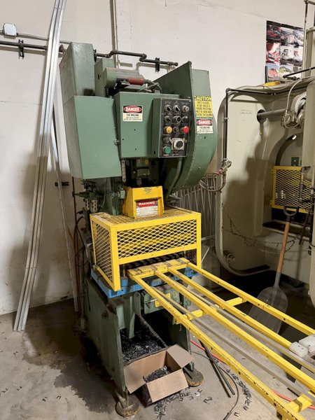 35 TON NIAGARA M-35 SINGLE CRANK OBI GAP FRAME PRESS. STOCK # 0760326