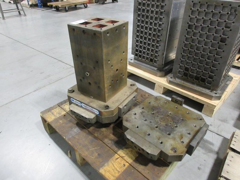 400mm Mazak HTC 400 Pallet and Pallet with Tombstonecity Square Tombstone 250mm x 250mm x 17.75" H- Auction Item