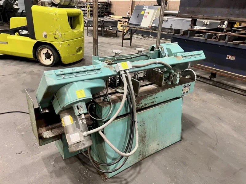 USED W.F. WELLS MODEL W-9-1 9" X 17" HORIZONTAL DUAL COLUMN BANDSAW YEAR: 2000