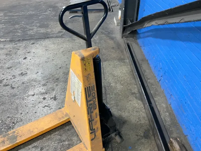 LIFT-RITE 3000 LBS ERGO 3000 NOMIC PALLET JACK   -  RG30M