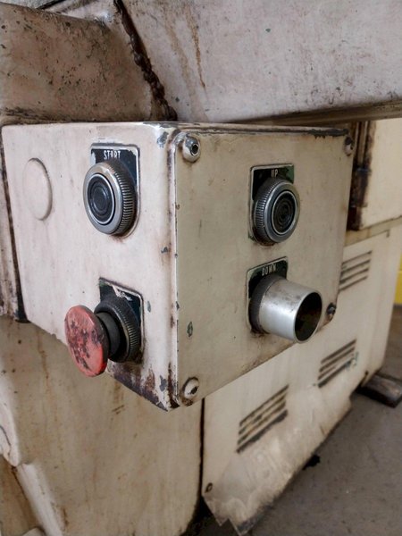 10&quot; X 30&quot; BROWN &amp; SHARP MODEL #1030 MICROMASTER HYDRAULIC SURFACE GRINDER: STOCK #10873