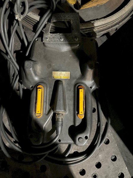 LINCOLN ELECTRIC SYSTEM 10 MIG CELL FANUC ROBOT