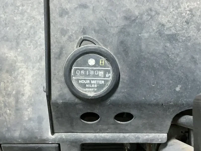 KOMATSU 15400 LBS PROPANE FORKLIFT  -  FG70-5