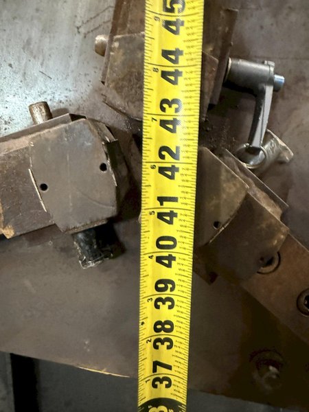 1,250 LB STINGER MODEL #P-1250 PIPE WELDING POSITIONER WITH 30" GRIPPER CHUCK: YOBRO #25216