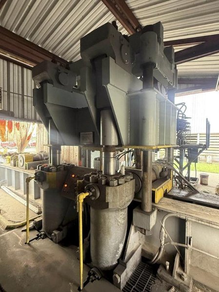 2000 TON HEAVY DUTY 4-POST HYDRAULIC PRESS. STOCK # 0543726