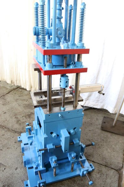 10 TON PNEUPOWER PRE-PUNCH / CUTOFF PRESS STOCK #3163