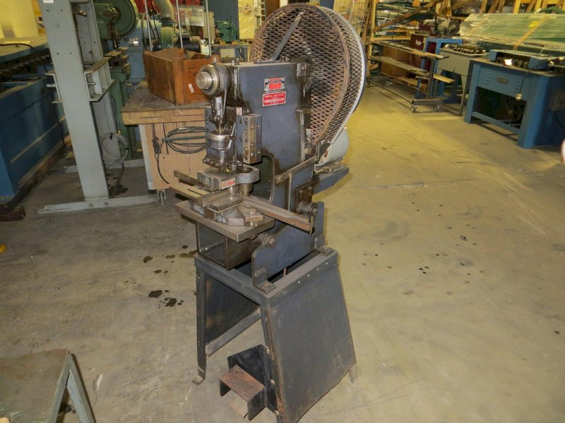 7-1/2 Ton Whitney Jensen Mechanical Clutch Punch Press Model 127