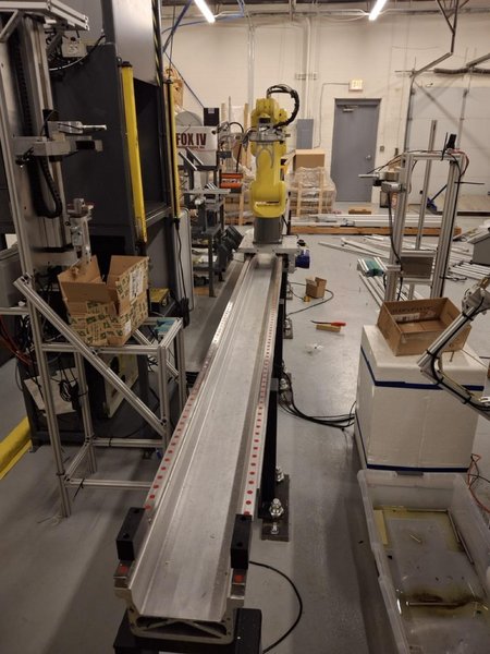 FANUC LR Mate 200iD 7L, 2019 – 7th Axis IR Linear Servo Track