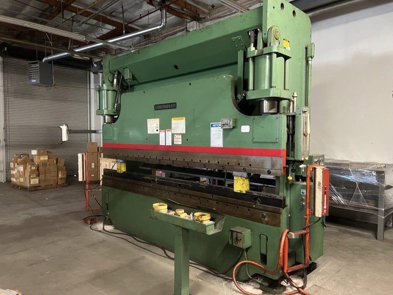 175 Ton x 12′ Cincinnati 175CB10 CNC Hydraulic Press Brake – Hurco Autobend Control