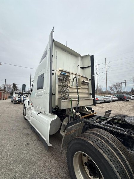 2023 International LT62F 3HSDZAPR2PN493299