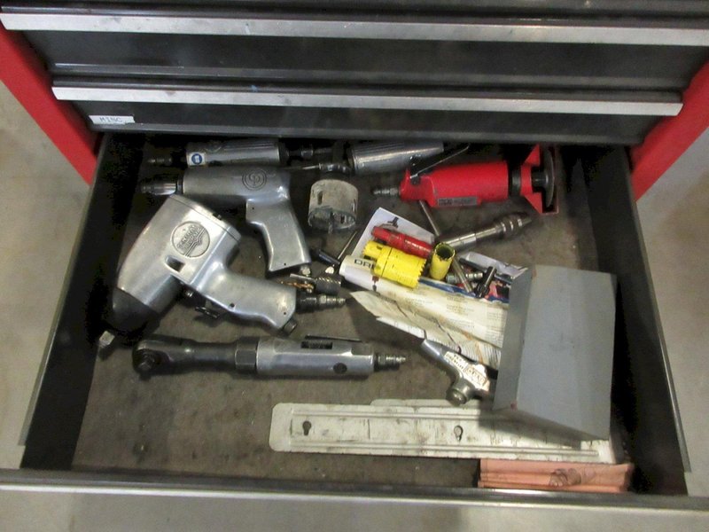 Crafstman 6-Drawer Rolling Tool Chest with Contents Including 6" Machine Vise- Auction Item