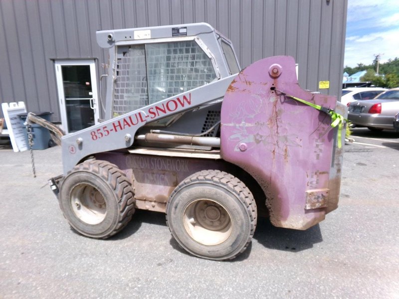 Thomas T250 Skid Steer Loader, 2008 – 87 HP Kubota Diesel, 2,500-Lb Lift Capacity, Auxiliary Hydraulics