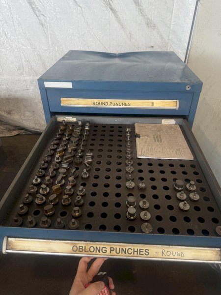 10 DRAWER STANLEY VIDMAR CABINET. STOCK # 0981626