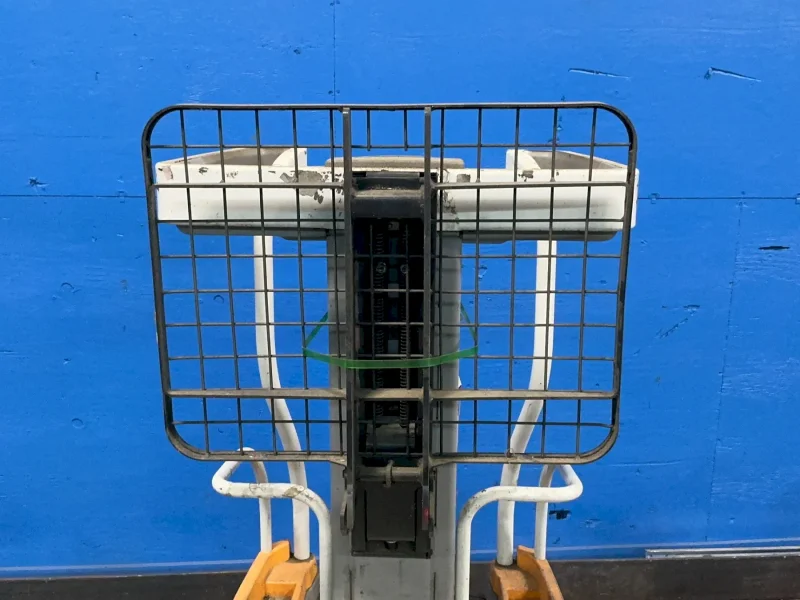 CROWN 300 LBS WAVE WORK ASSIST VEHICLE LIFT  -  WAV50-118