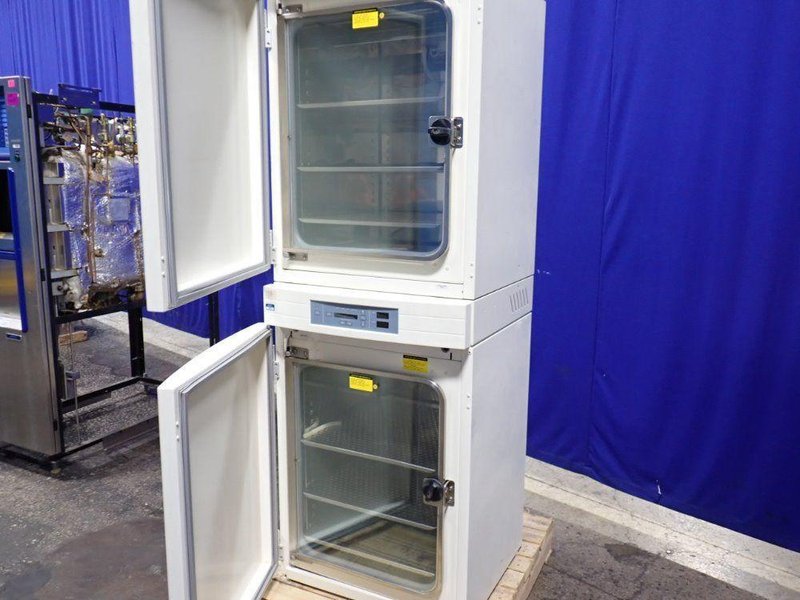 THERMO ELECTRON CORPORATION WATER JACKETED INCUBATOR  -  3110