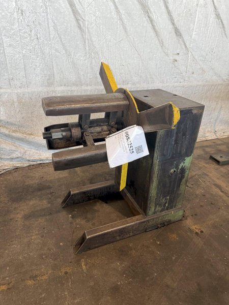 2500 LB X 24&quot; AMERICAN MODEL 60 UNCOILER. STOCK # 0882525