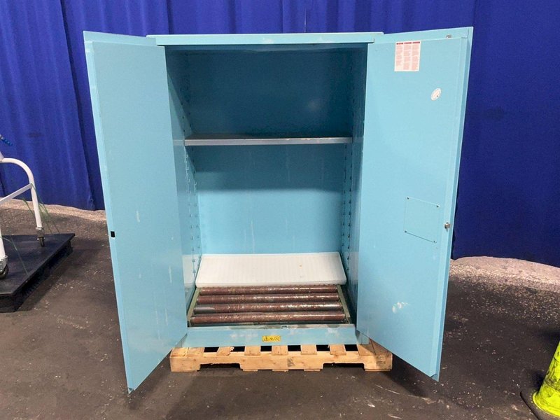 JUSTRITE 2 @ 30 GAL ACID &amp; CORROSIVE STORAGE CABINET  -  899062