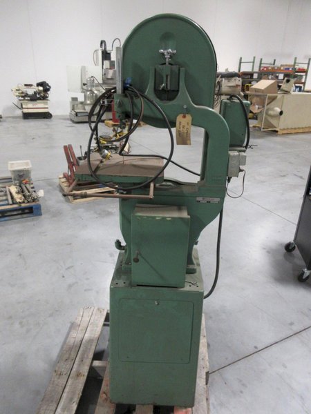Rockwell/Delta 28-380, 14" Wood and Metal Cutting Vertical Bandsaw- Auction Item
