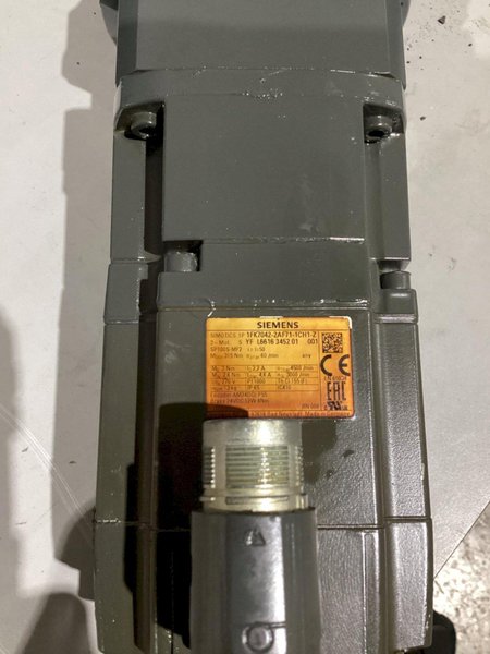 SIEMENS 1FK7042-2AF71-1CH1-Z SERVO MOTOR 0.82KW 3000RPM IP65 USED