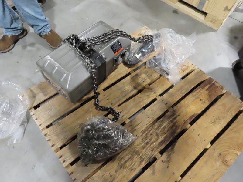 Jet 2SS-3C-15 (Model 231500) 2 Ton Electric Chain Hoist (New in Box)- Auction Item