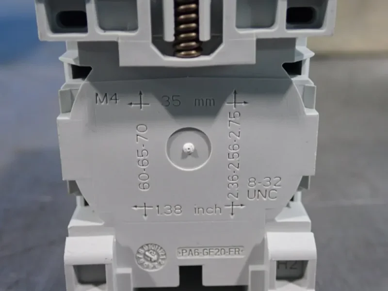 ALLEN-BRADLEY CONTACTOR  -  100-E26KD00