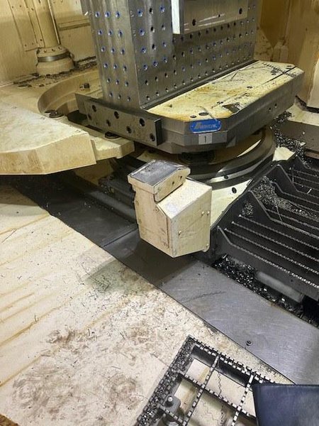 OKUMA MB8000H CNC 4-Axis Horizontal Machining Center, 2017;  31.5&quot; x 31.5&quot; pallets, 12,000 RPM spindle, 4,400 lb cap., travels 51.18&quot; x 43.3&quot; x 49.21&quot;, OSP P300M CNC. 171 Pos. ATC, Renishaw tool detection and chip conveyor, 50 hp