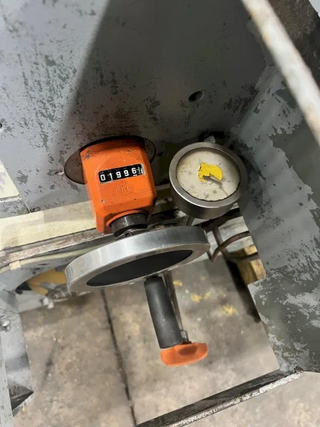 USED KASTO MODEL HBA-520 AU 20.5" X 20.5" AUTOMATIC HORIZONTAL BANDSAW, YEAR 1997