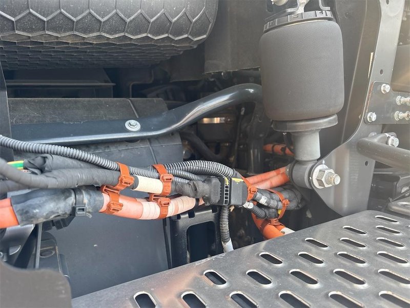 2022 Nikola Trebev 1N9APB1A2N2393014