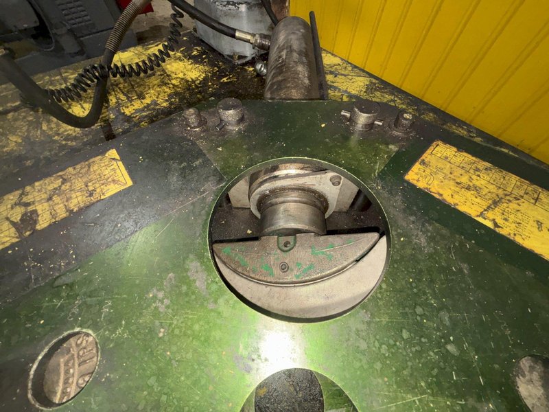 GREENLEE HYDRAULIC BENDER W/ TABLE: YOBRO #23994