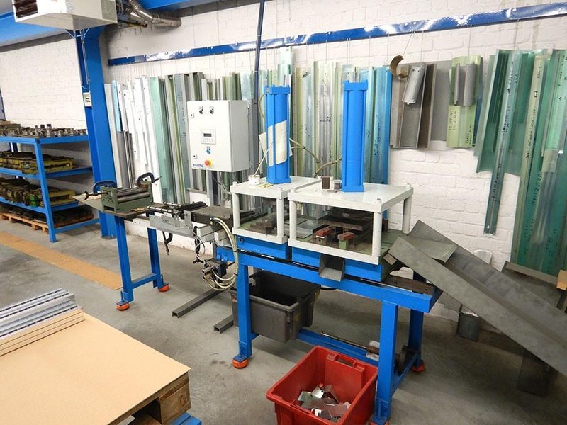 Festo Decoiling &amp; punching line