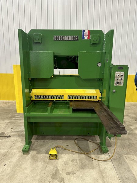 4&#039; X 1/2&quot; BETENBENDER MODEL #4-500 HYDRAULIC SQUARING SHEAR: STOCK #11792