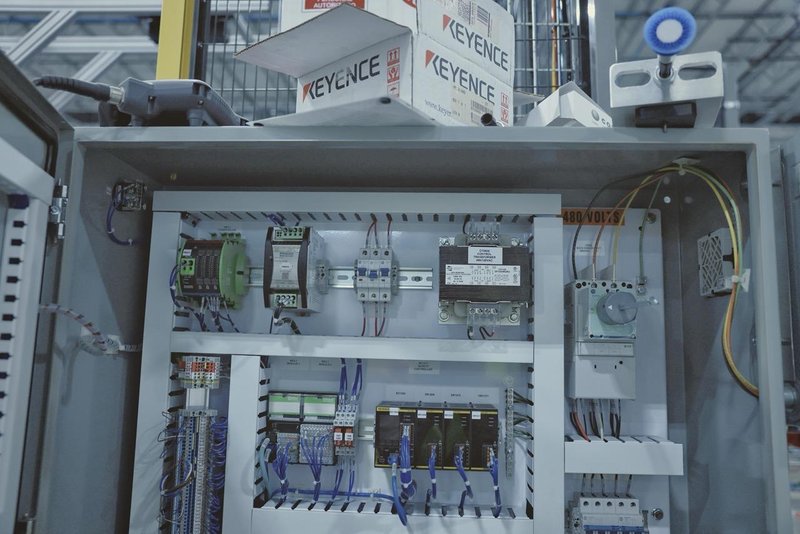 Yaskawa Motoman GP25-12 Robots (6) – YRC1000 Controllers, Mech-Mind 3D Vision, Bin Picking, Integrated Safety Cells, 2022