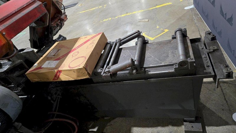 AMADA HA-400 HORIZONTAL BANDSAW USED