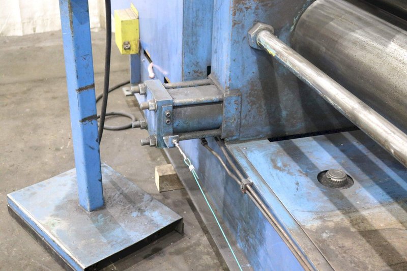 8' X 3/16" MONTGOMERY HYDRAULIC PLATE BENDING ROLL: STOCK #72775