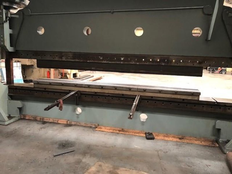 1250 TON x 24&#039; CINCINNATI MODEL 1250H HYDRAULIC PRESS BRAKE: STOCK #10682