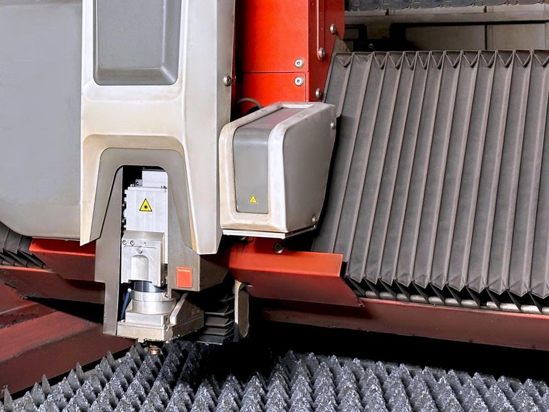 Bystronic Bystar 3015 6KW Fiber