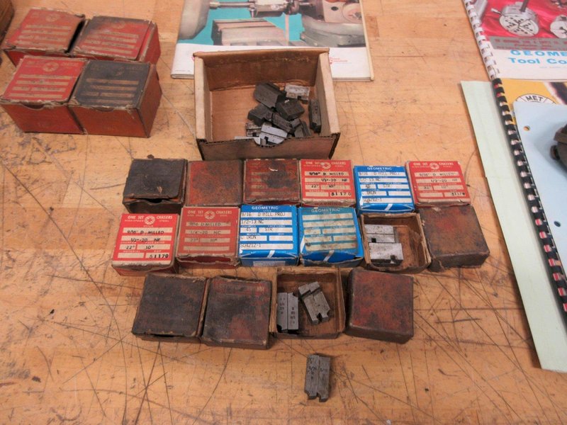 Geometric 9/16 DSA Thread Chasing Head with Sets of Jaws for Multiple Size Heads and Instruction Manuals- Auction Item