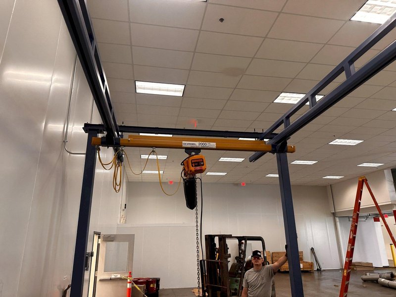 2000LB X 115" GORBEL FREE STAND BRIDGE CRANE: STOCK #81126